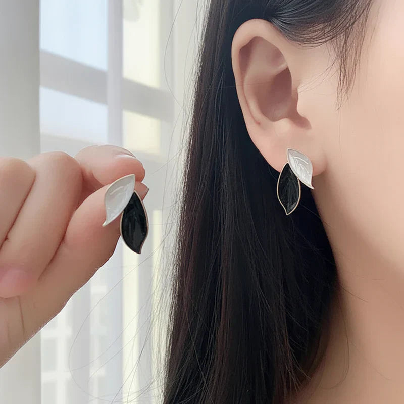 Black Leaves Gold Earring