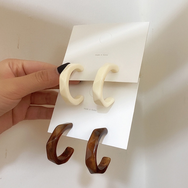 Acrylic Brown & Off White Earring