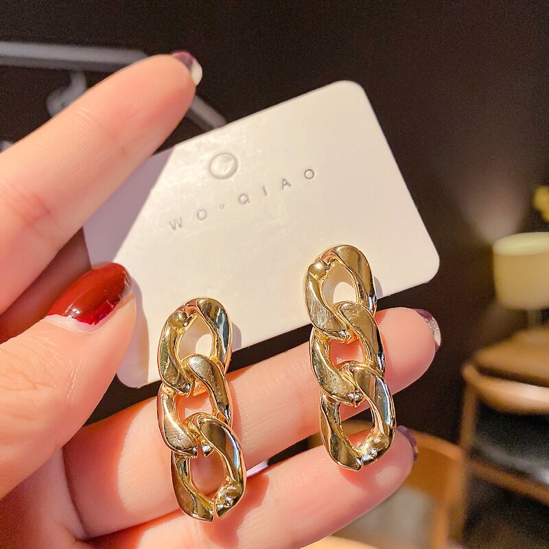 UNI-10099 - Classy Chain Gold - Earring Style 2