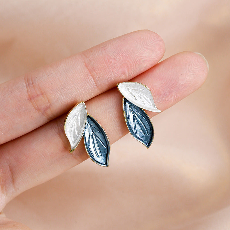 UNI-10311 - Black Leaves Gold - Earring