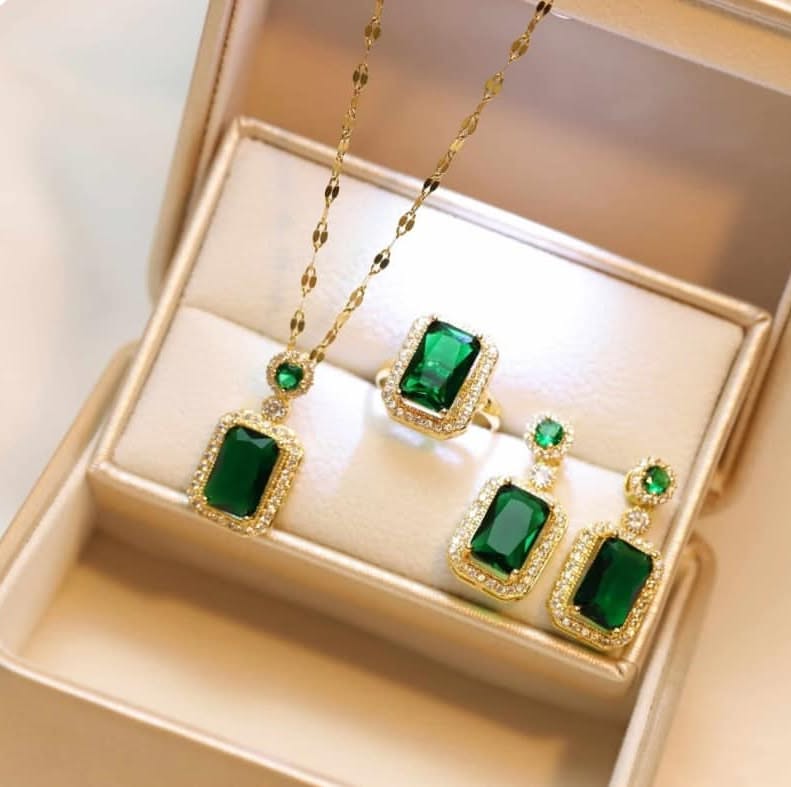 UNI-11015 - Green Gem Gold - Jewelry Set