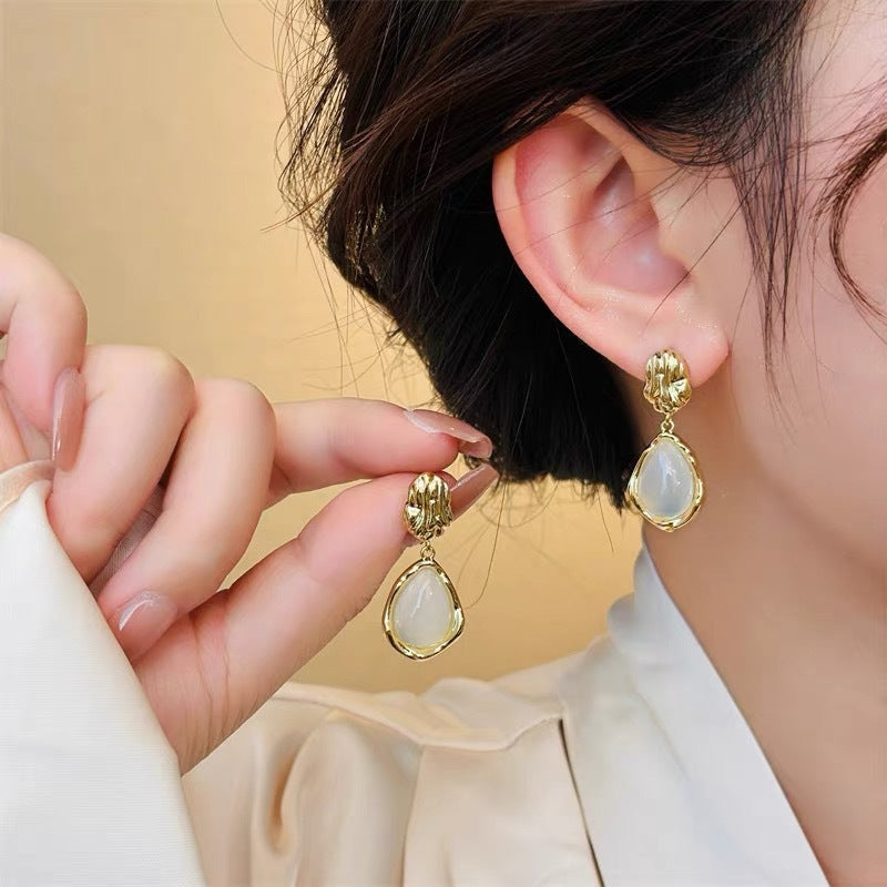 UNI-10399 - Luxury White Stone Gold  - Earring
