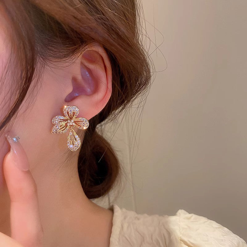 UNI-10408 -Flower & Leaf Gold  - Earring