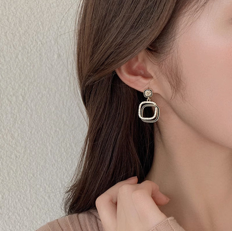 UNI-10572 - Blinky Square  - Earring