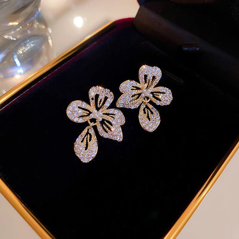 UNI-10408 -Flower & Leaf Gold  - Earring