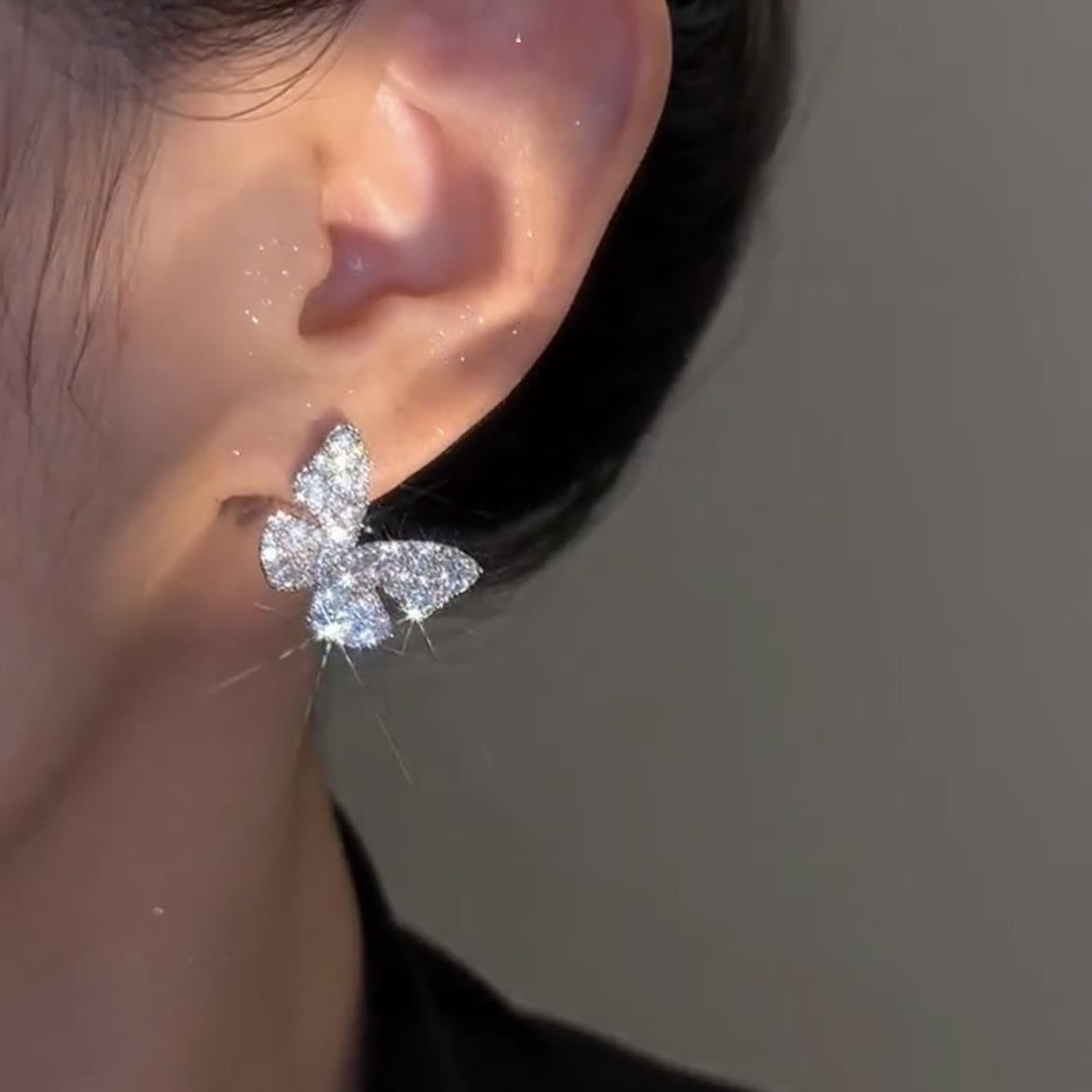 UNI-10400 - Butterfly Diamond - Earring