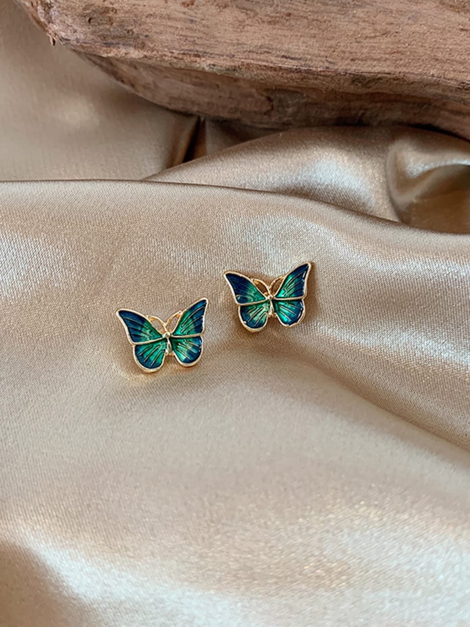 UNI-10230 - Green & Black Butterfly Gold  - Earring