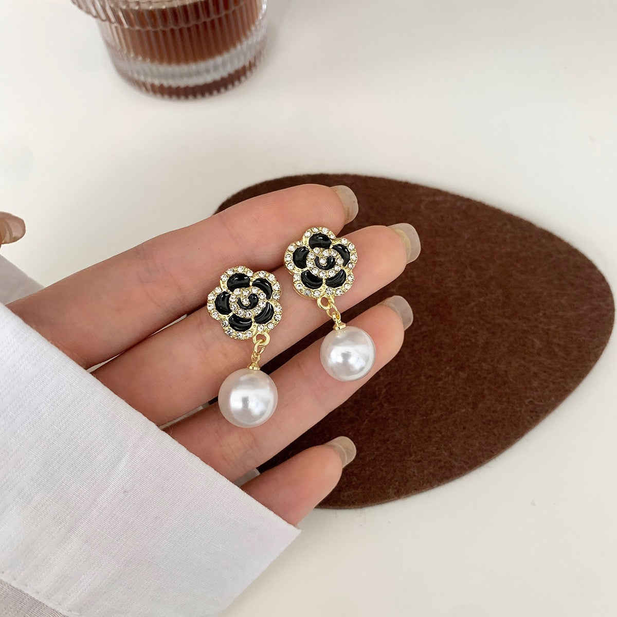 UNI-11027 - Black Flower Gold - Jewelry Set