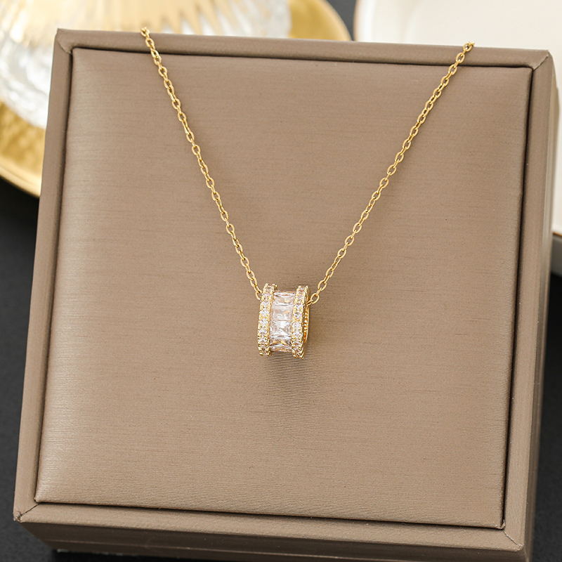 SS-11883 - Fancy Diamond's Round Gold - Necklace