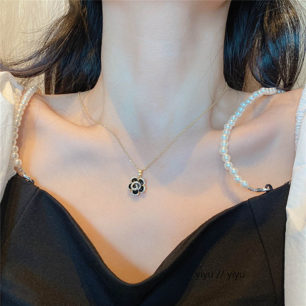 UNI-11027 - Black Flower Gold - Jewelry Set