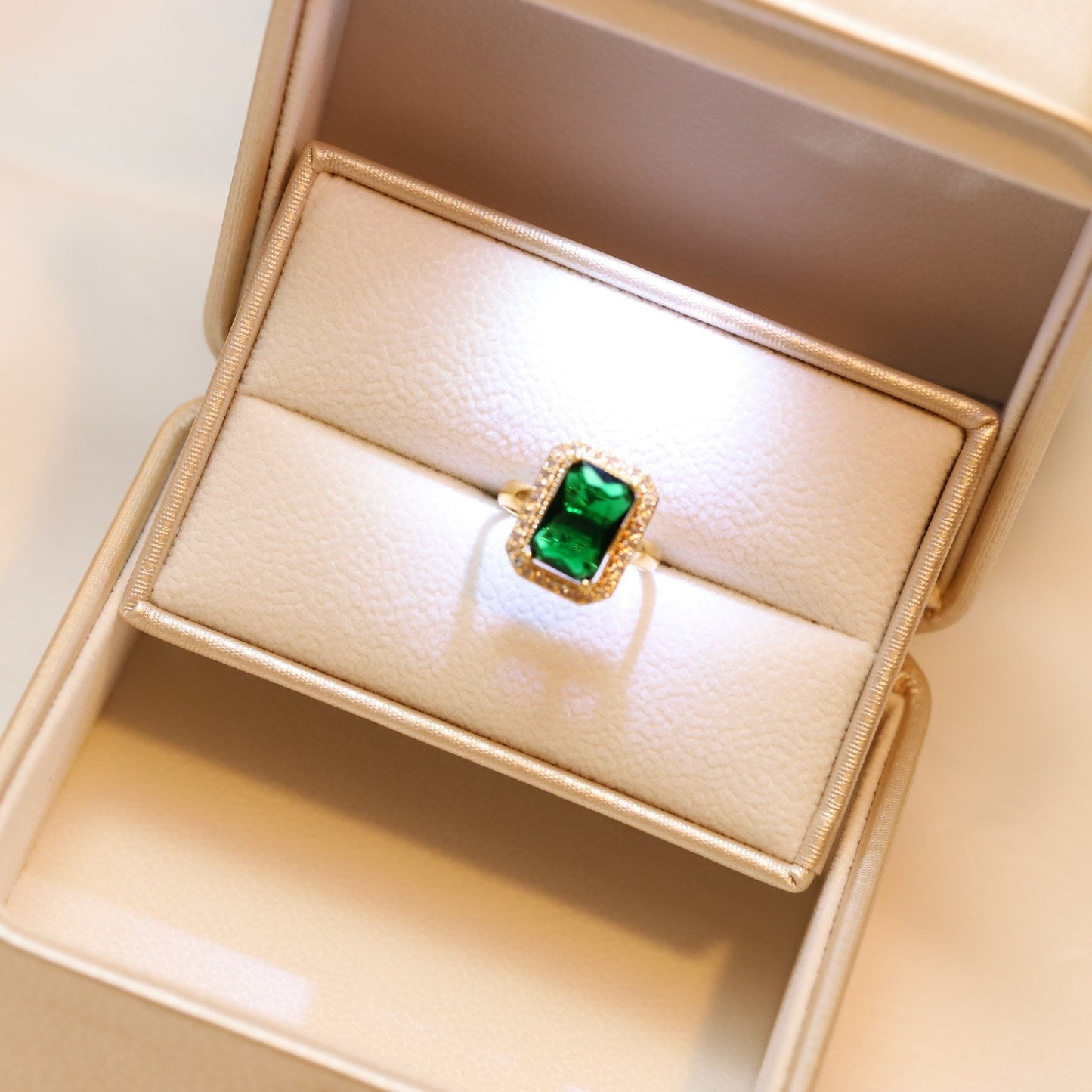 UNI-11015 - Green Gem Gold - Jewelry Set