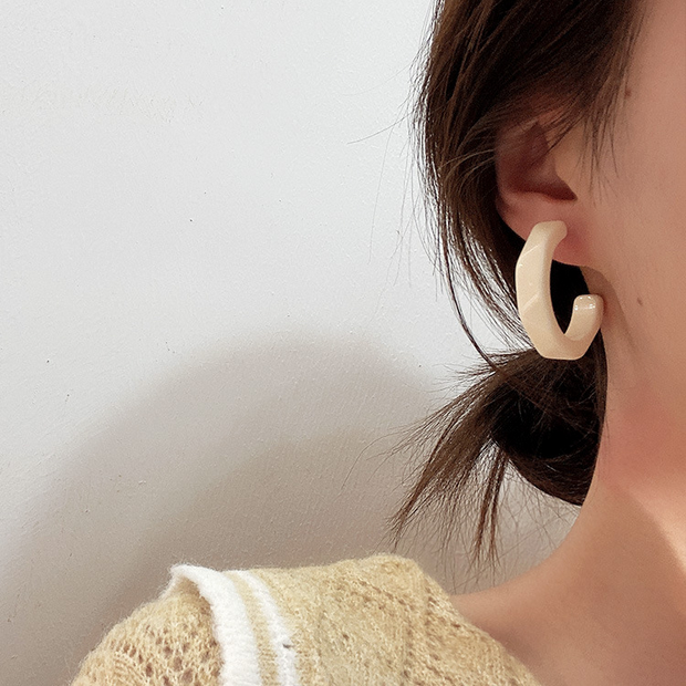 UNI-10113 -  Acrylic Brown & Off White - Earring
