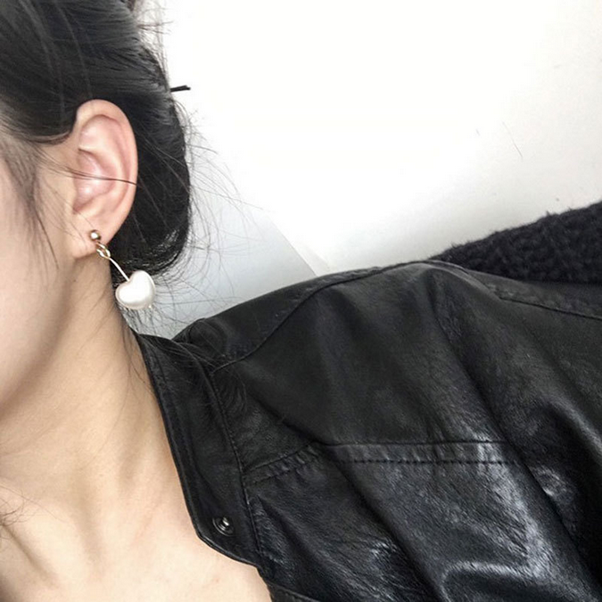 UNI-10444  - Dangling White Heart Gold - Earring
