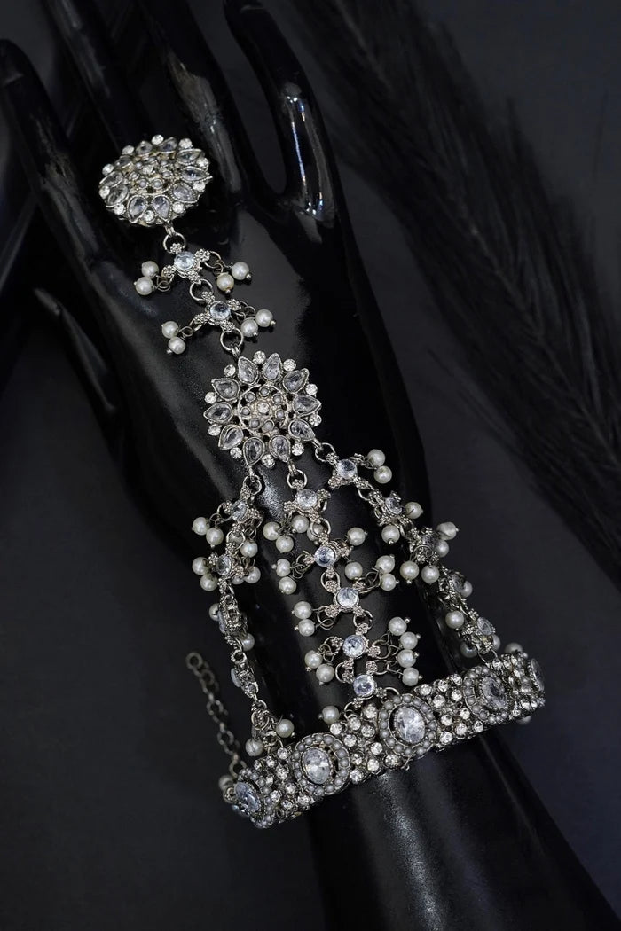 Traditional Pearls Zircons & Polki Hathpool Anja