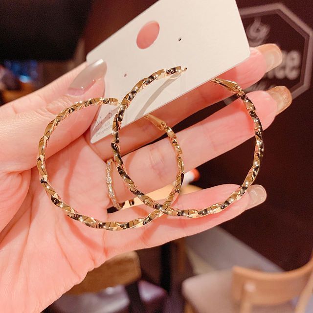 UNI-10092 -  Twisted Hoop Gold - Earring