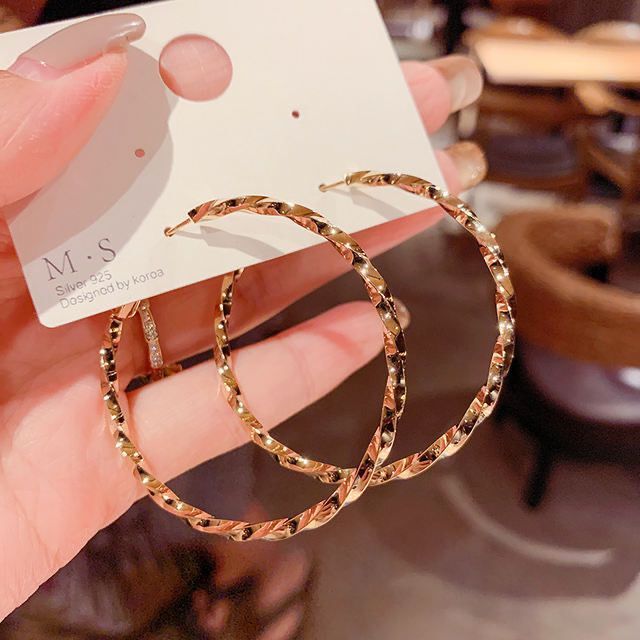 UNI-10092 -  Twisted Hoop Gold - Earring