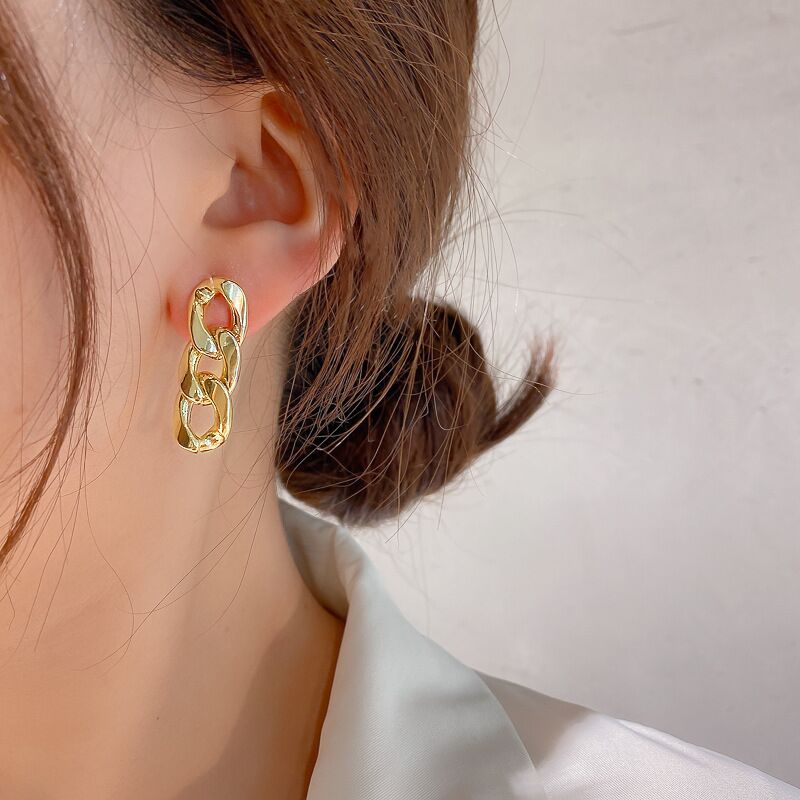 UNI-10099 -  Classy Chain Gold - Earring Style 2