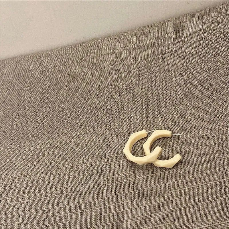 UNI-10113 -  Acrylic Brown & Off White - Earring