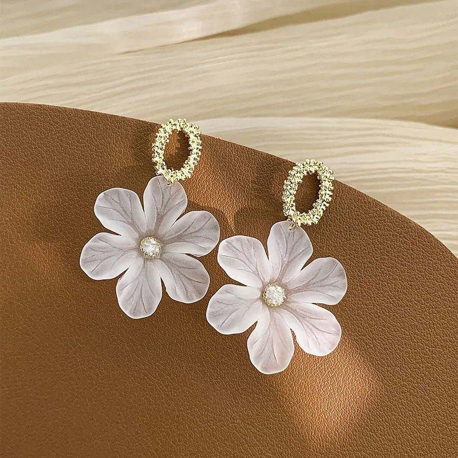 UNI-10030 - White Flower Gold - Earring