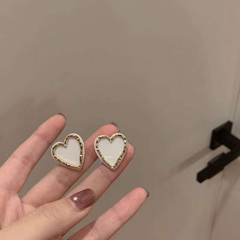 UNI-10048 - White Heart Glam - Earring