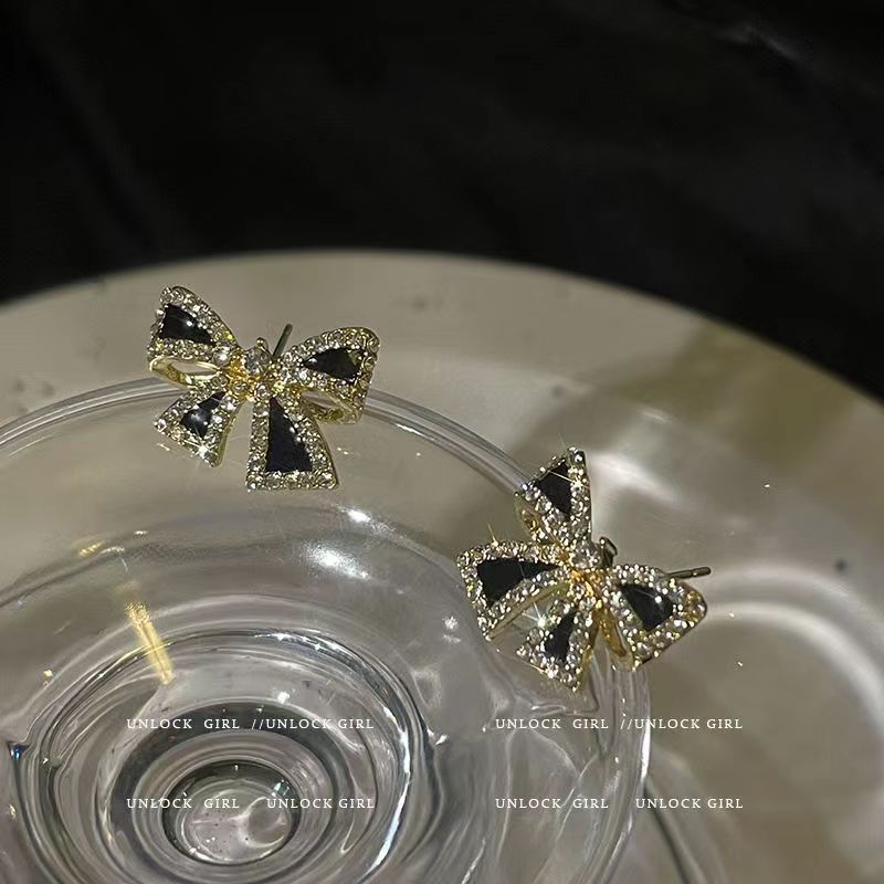 UNI-10052 - Black & White Diamonds Bow - Earring