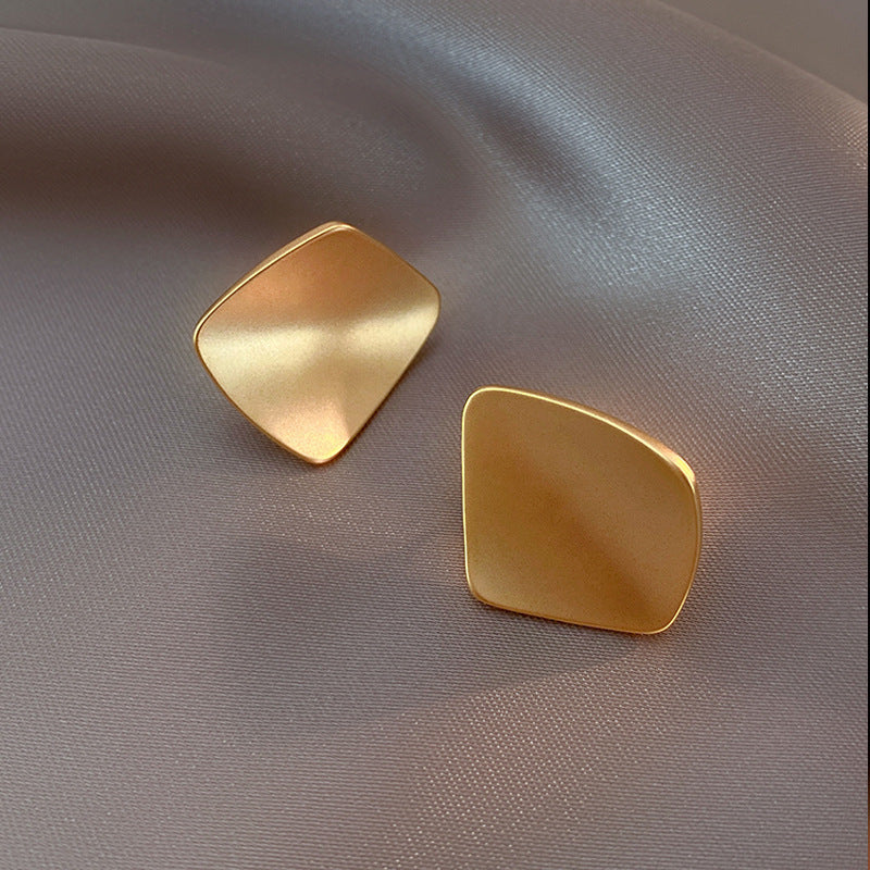 UNI-10218 - Glam Gold  - Earring Style 1