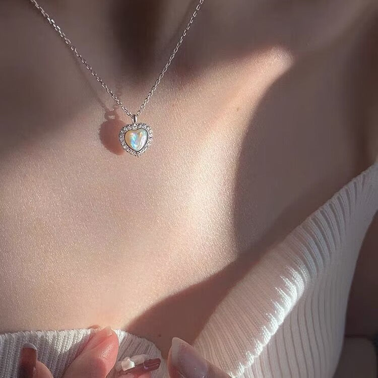 UNI-10244- White Stone Heart Silver - Necklace