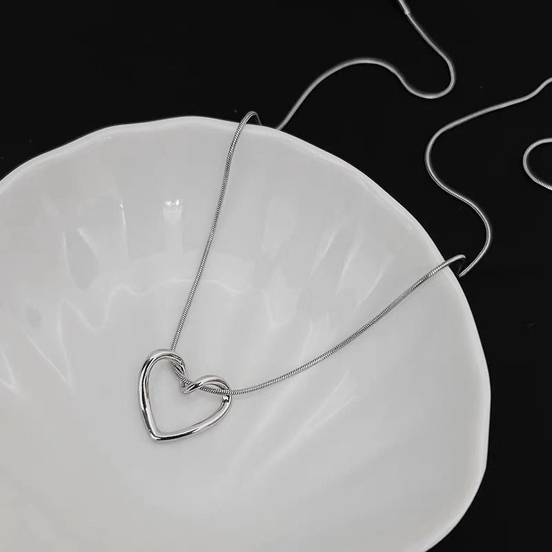 UNI-10255 - Silver Heart - Necklace Style 2