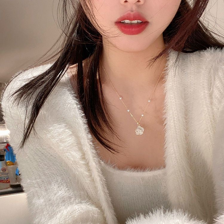UNI-10280 - Pearl & Flower - Necklace