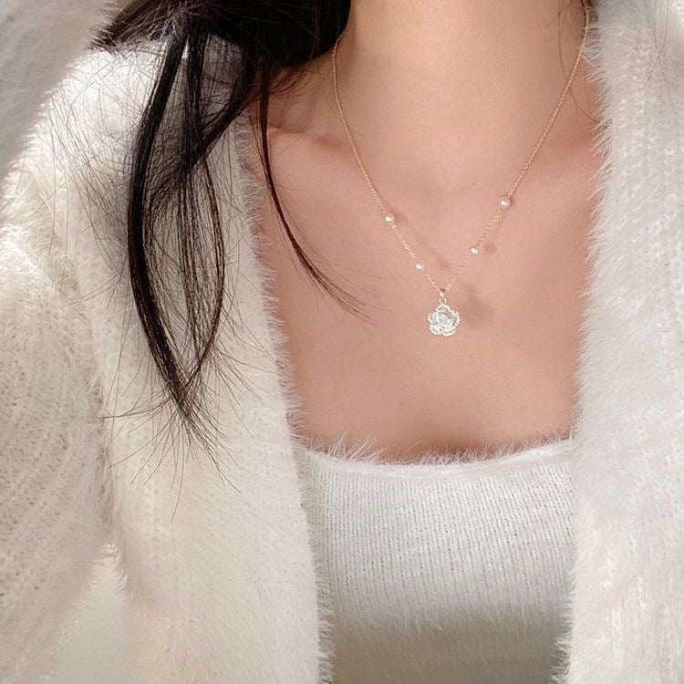 UNI-10280 - Pearl & Flower - Necklace