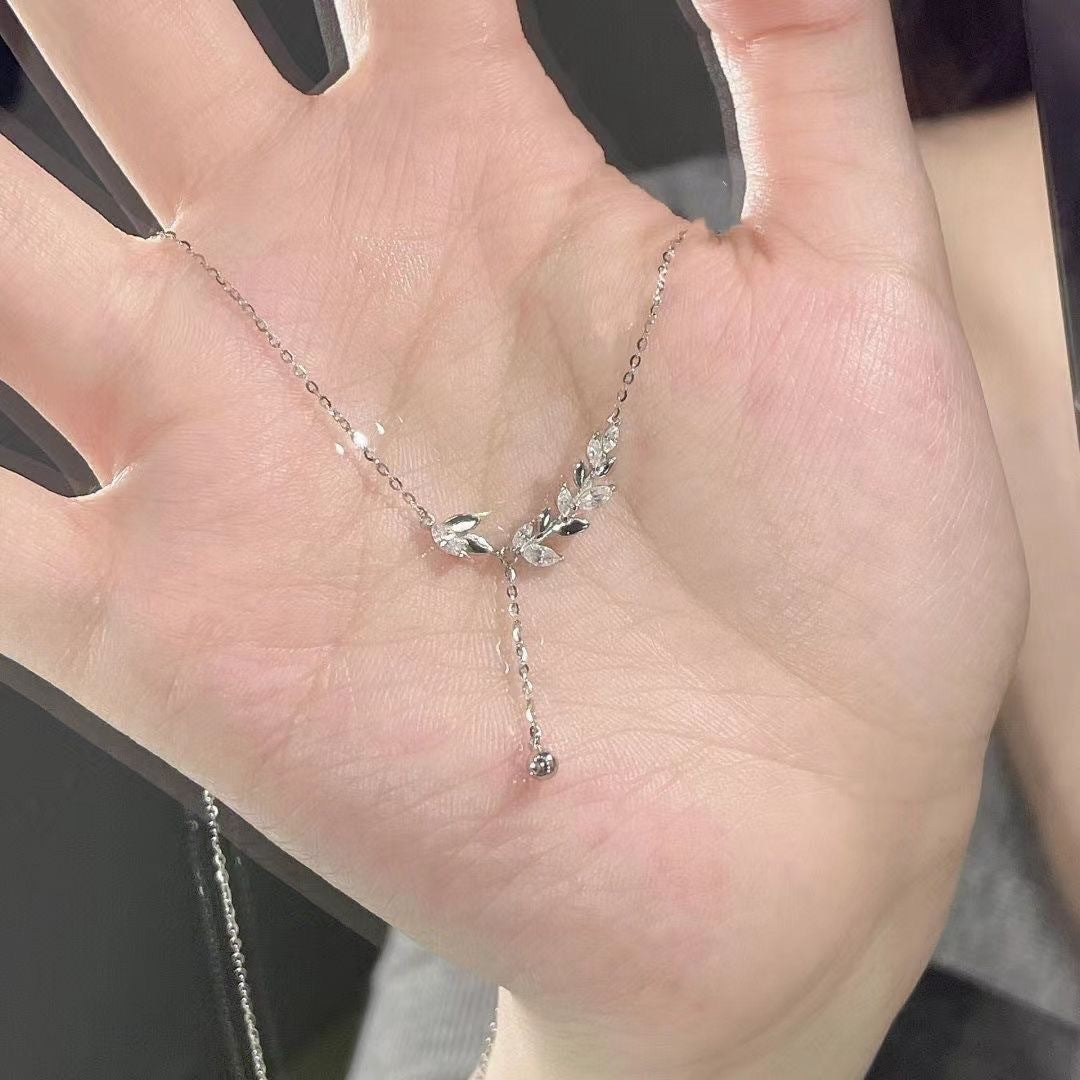 UNI-10281 - Silver Leaf - Necklace