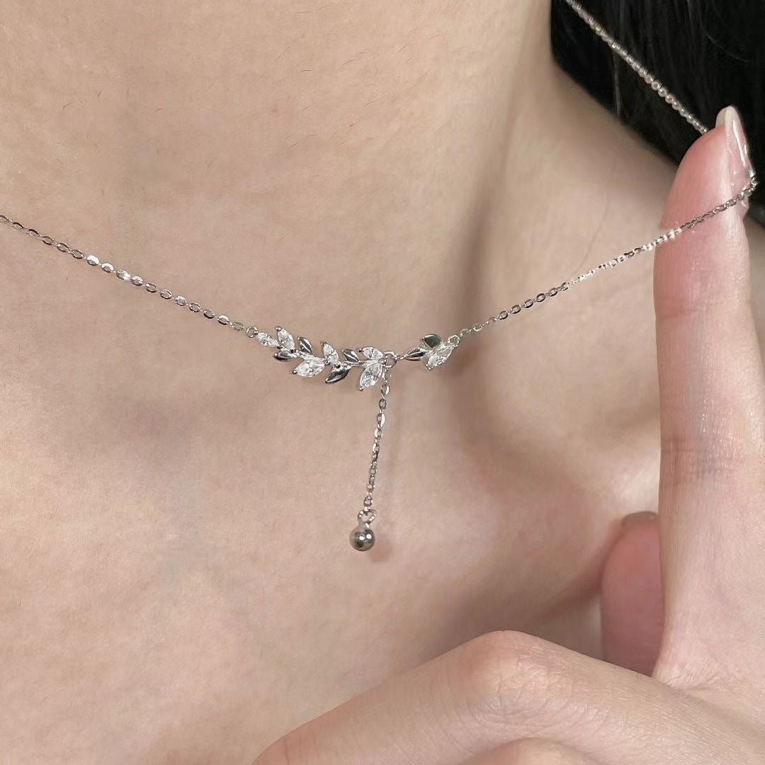 UNI-10281 - Silver Leaf - Necklace