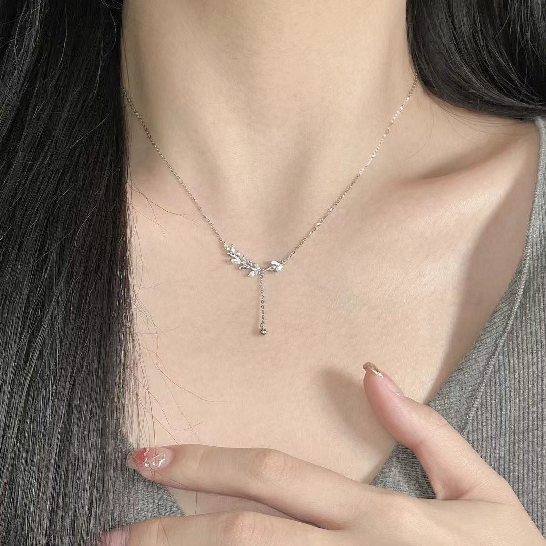 UNI-10281 - Silver Leaf - Necklace