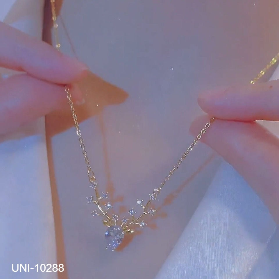 UNI-10288 - Crystal Diamond Deer Gold - Necklace