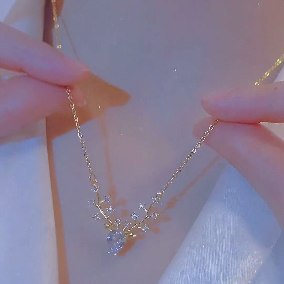 UNI-10288 - Crystal Diamond Deer Gold - Necklace