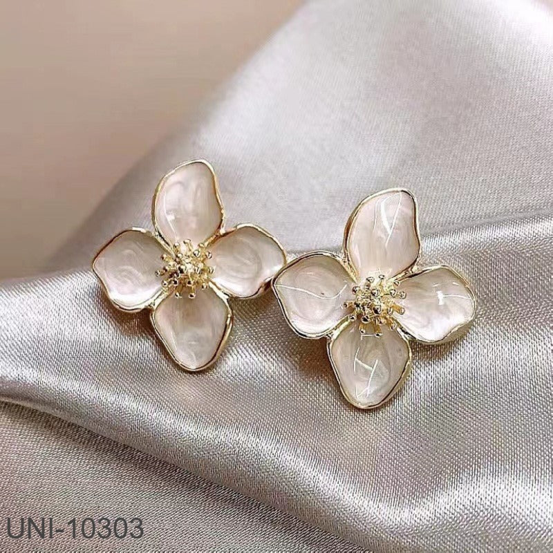 UNI-10303 - White Shiny Flower  - Earring