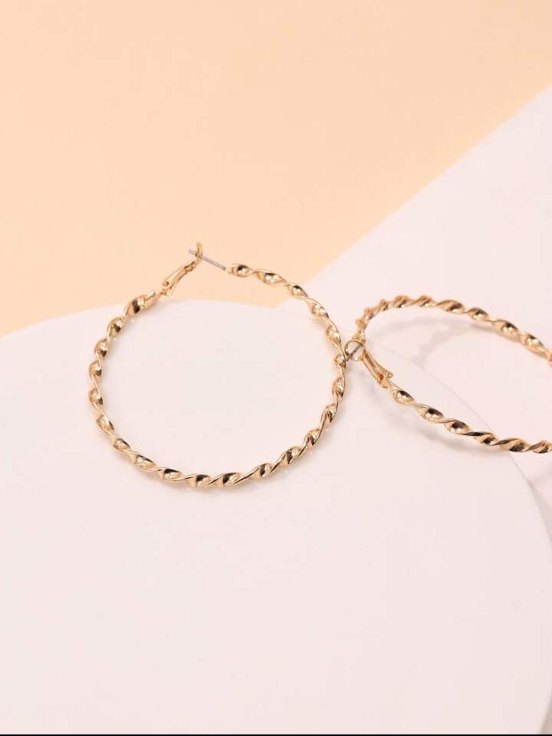 UNI-10092 -  Twisted Hoop Gold - Earring